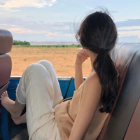 好看的不露脸女生背影转身头像 (8)