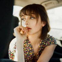 欧美半身女生头像 好看的欧美气质半身女人头像 (8)