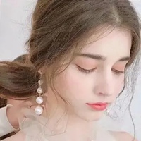 欧美半身女生头像 好看的欧美气质半身女人头像 (12)