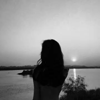 头像女生背影黑白长发 唯美黑长发背影图片头像女生 (20)