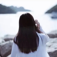 头像黑白女生背影伤感 黑白背影微信头像女生伤感 (15)