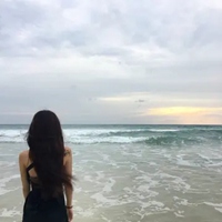 海边长发飘飘背影头像 (21)