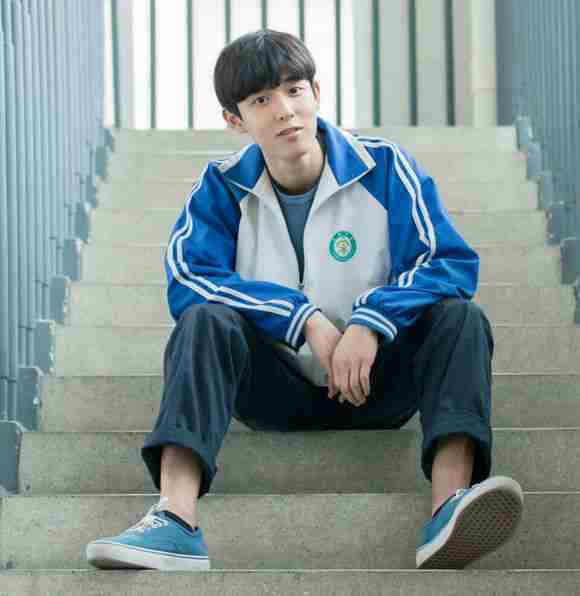 最帅学生党穿校服男生微信头像 迷倒一片少女