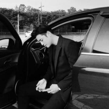 非主流小丑男生微信头像很潮很酷 你是大众情人我是精神病人