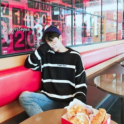 青春时尚潮流男生微信头像2019站好你的位置说你该说的话