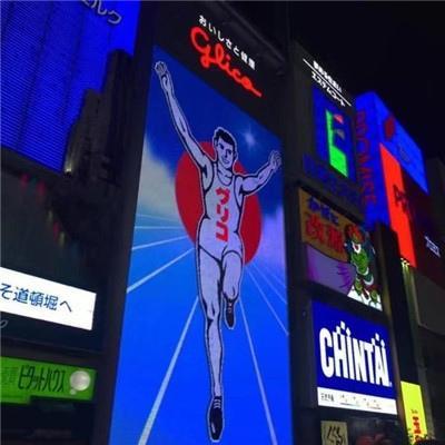 2019热门微信头像带字霸气大全 好好鬼混不谈那狗屁的恋爱