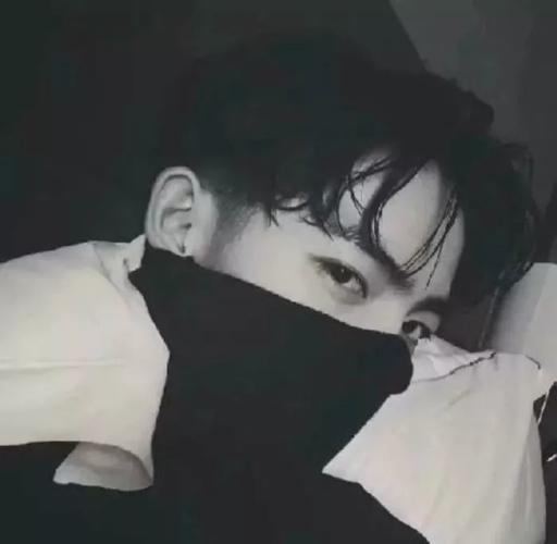 帅帅酷酷的男生头像干净积极的男头女生也会喜欢的微信男头