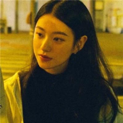 2020最火爆微信情侣头像一男一女 爱钱爱生活更要爱我