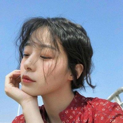 2019独一无二的夏季女生微信头像 我还是很喜欢你舍不得离开你