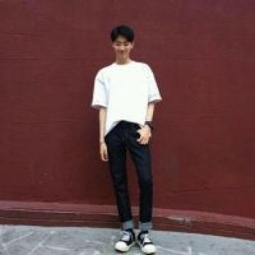 2019微信头像男生帅气 忘记一个人无非需要时间与新欢