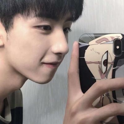 听妈妈的话晚点恋爱 2020最新微信男生头像冷酷帅气