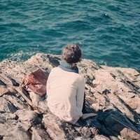 动漫帅气男生背影全身点击鼠标右键下载