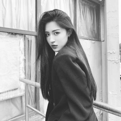 微信女生黑白个性头像2020 如意如意随我心意