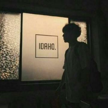 2019最新微信头像男生伤感背影大全 世态炎凉别太善良