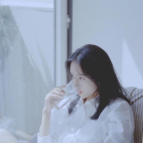 微信头像伤感女 高清有意境的伤感女生微信头像图片