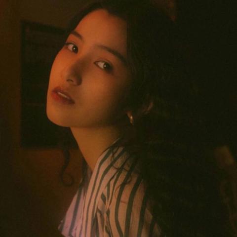 微信头像伤感女 高清有意境的伤感女生微信头像图片