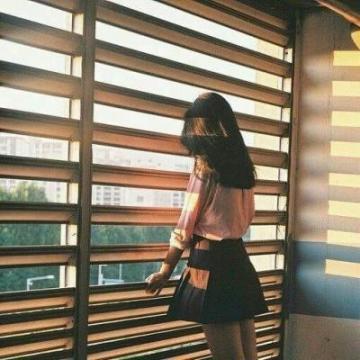 伤感失落女生微信背影头像2020精选 等待是漫长的毒药