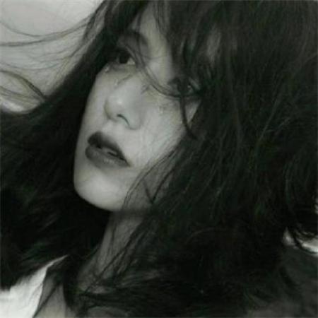 女生微信黑白头像伤感,舍得让你难过的人是不爱你的