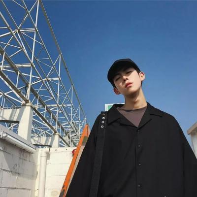 2018独一无二的微信头像男生伤感 谈不上多难过但就是不快乐分享!