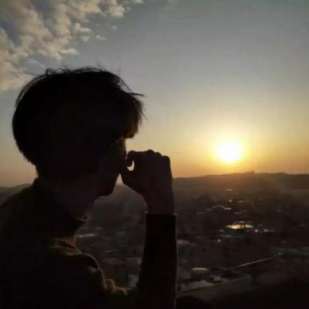 微信男生背影头像图片,伤感的男人堕落一点的