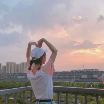 小清新气质女生微信头像大全2019 我对你只有礼貌没有喜好