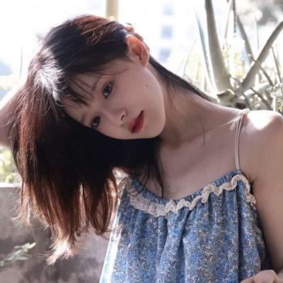 阴影在的地方附近一定有光2021简单大方有气质女生微信头像