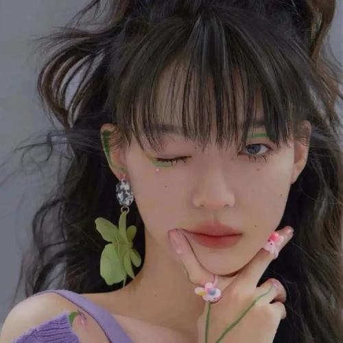 有没有好看的单身酷酷的微信女头像