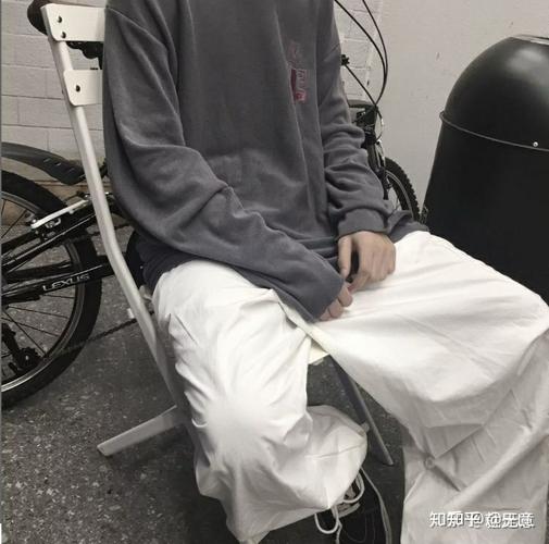 给男生找微信头像想要酷酷的又积极向上的谢谢