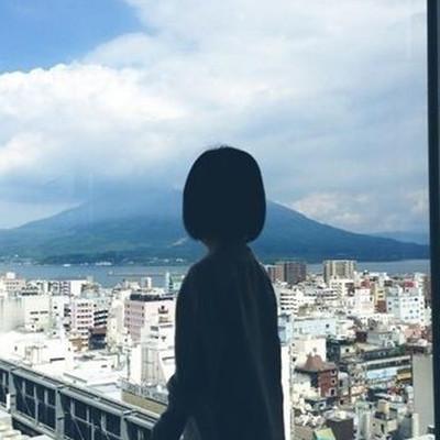 短发微信头像女背影