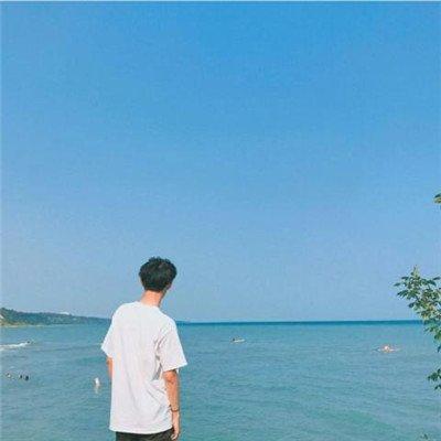 唯美意境图片微信头像男生背影