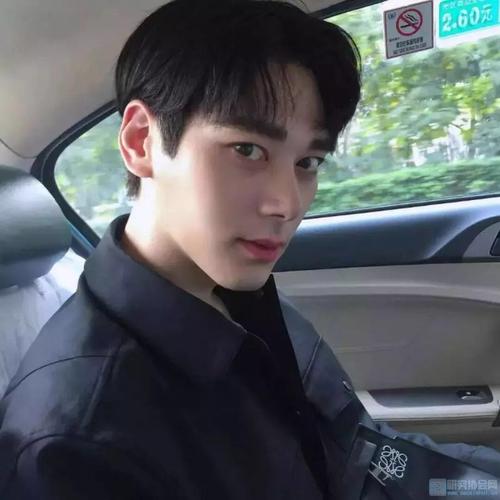 十张侧脸微信头像,男生女生微信头像