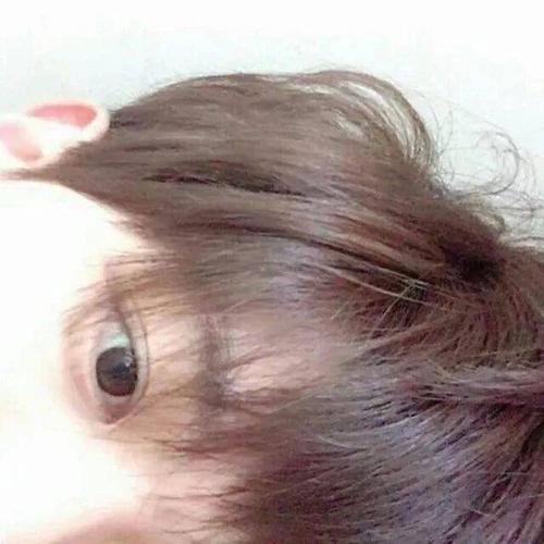 男生侧脸的微信头像