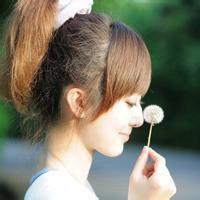 微信头像图片女生侧面弹钢琴【点击鼠标右键下载】