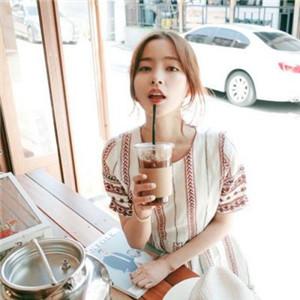 忧郁气质女生微信头像10_微信头像