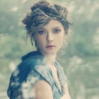 微信封面图片背景外国女生_微信头像图片大全