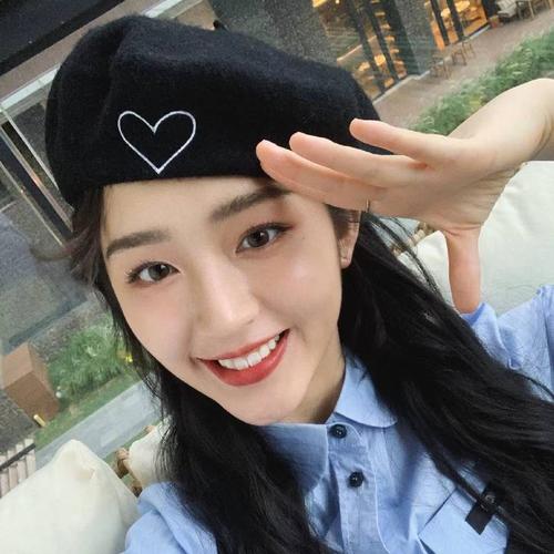 求戴贝雷帽的美女头像