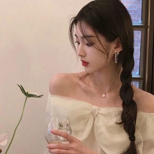 超温柔干净阳光女生微信头像简单大方_腾讯新闻