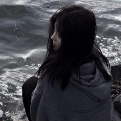 特写镜头屏幕截图液 滴天气自然绿色水滴天空宁静玻璃灰色微信头像_da