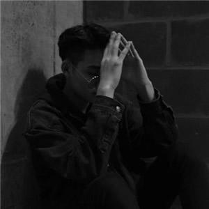 成熟伤感男人头像 高清黑白的微信头像成熟男人意境伤感_男生头像_美
