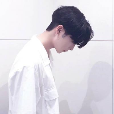 男生有一点伤感失落的微信头像2018最新 和好容易如初太难 - 米粒蓝钻