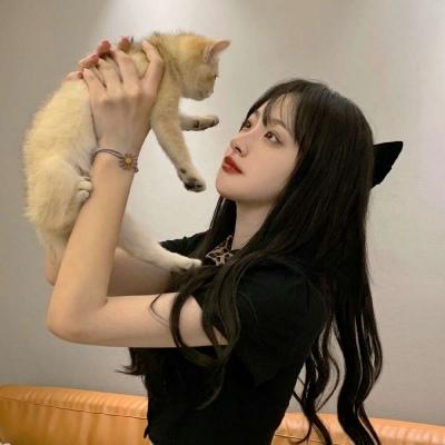 让人仰视的高冷女生长发微信头像 一直不回消息就是婉拒你 _qq头像_qq