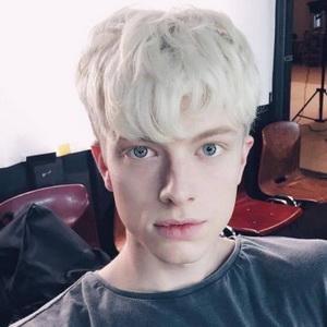 欧美范男生帅气微信头像-微信头像