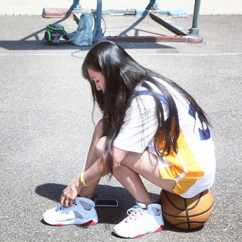 运动女头像高清图片 - 个性头像图片!