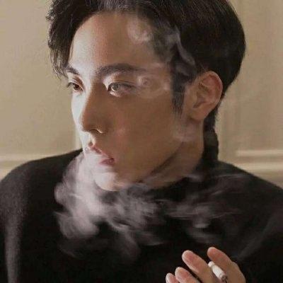 2019最火爆微信头像男生霸气个性 全世界都对只有我不明是非,男生头像