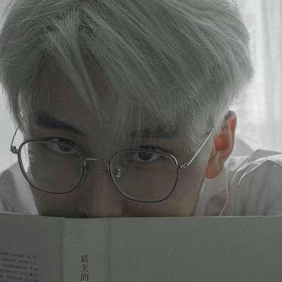 高清微信头像男生白色帅气,男生头像图片