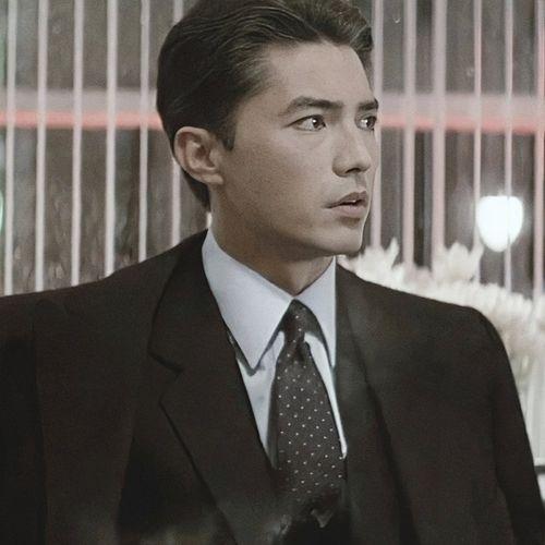 尊龙头像帅气 - 好看微信头像!