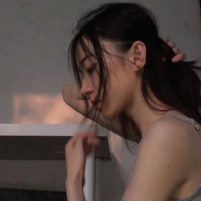 伤感好看的微信女生头像2018最新 我要回到风里了_微信头像_我要个性