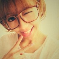 戴眼镜的女生头像唯美 (9)