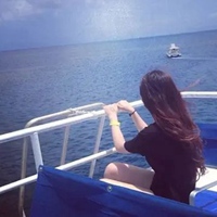 蓝天下的女生背影头像 (5)