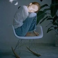 头像难过 难过悲伤的女生头像图片 (18)